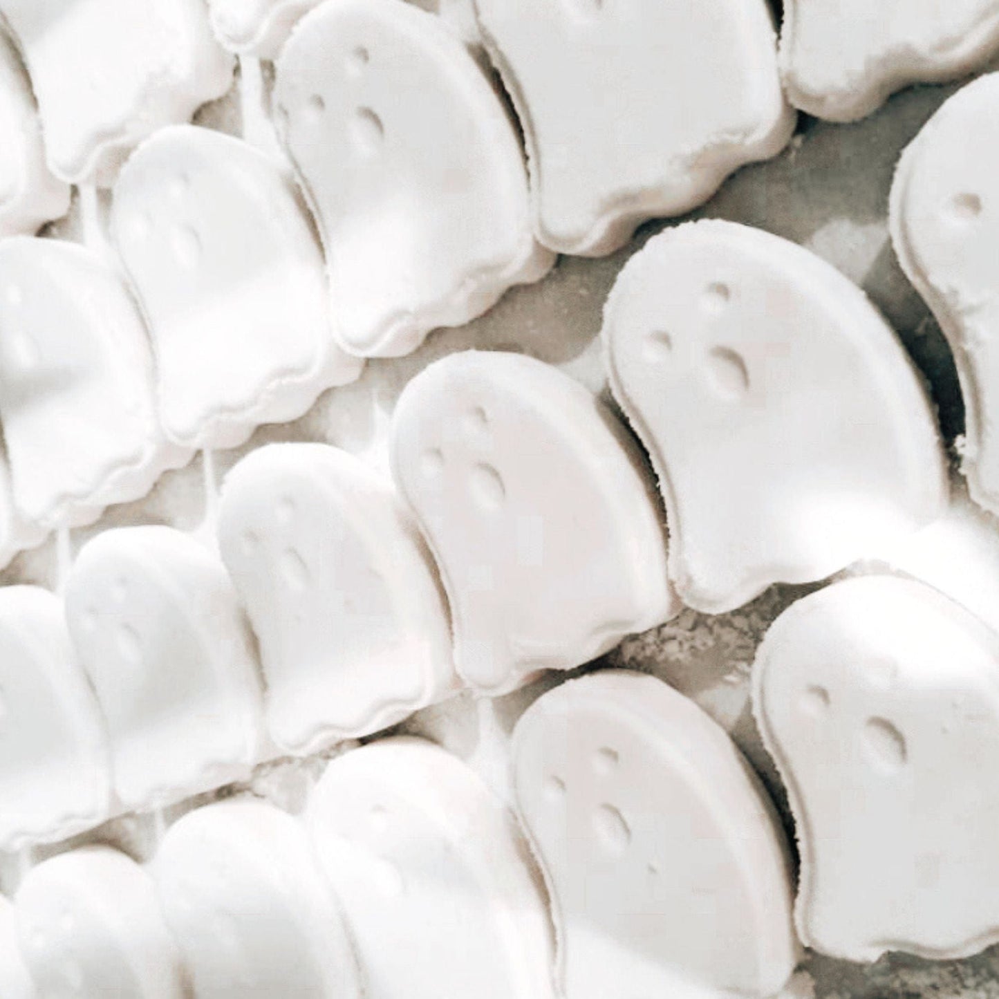 I Body Love Bath Bombs Ghost Bath Bomb