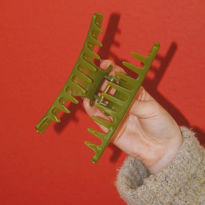 T-Shaped Green Claw Clip